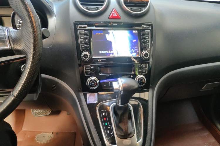 Used Haval H6 2016 Upgraded Model 1.5T Automatic Two-Wheel Drive Elite Version Audio And AC Panel