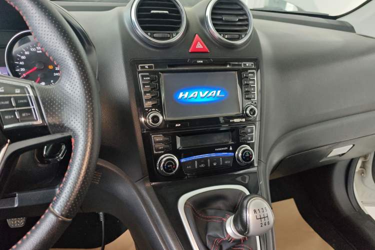 Used Haval H6 2016 Upgraded Model 1.5T Manual Two-Wheel Drive Elite Version Audio And AC Panel