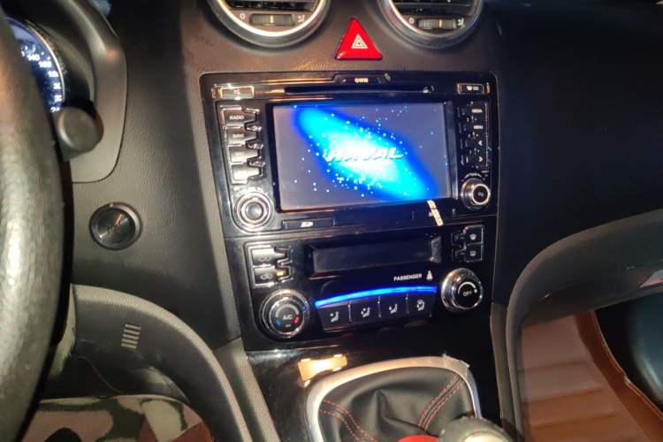 Used Haval H6 2016 Upgraded Model 1.5T Manual Two-Wheel Drive Urban Version Audio And AC Panel