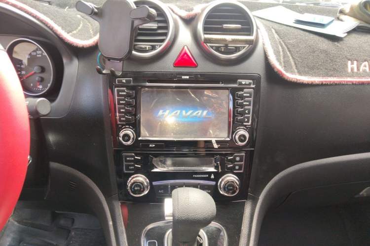Used Haval H6 2016 Upgraded Model 1.5T Automatic Two-Wheel Drive Elite Version Audio And AC Panel