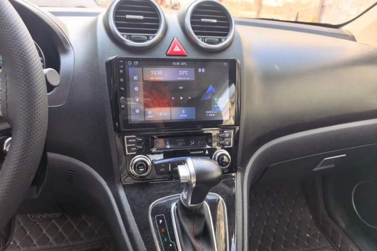 Used Haval H6 2016 Upgraded Model 1.5T Automatic Two-Wheel Drive Elite Version Audio And AC Panel