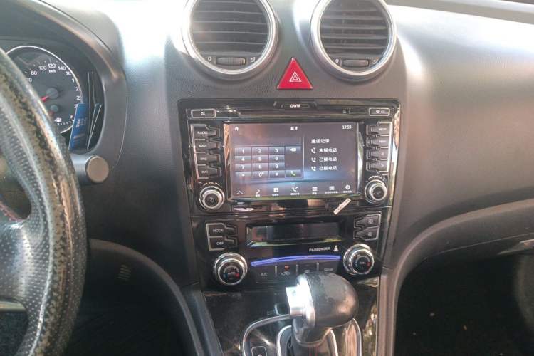 Used Haval H6 2016 Upgraded Model 1.5T Automatic Two-Wheel Drive Elite Version Audio And AC Panel