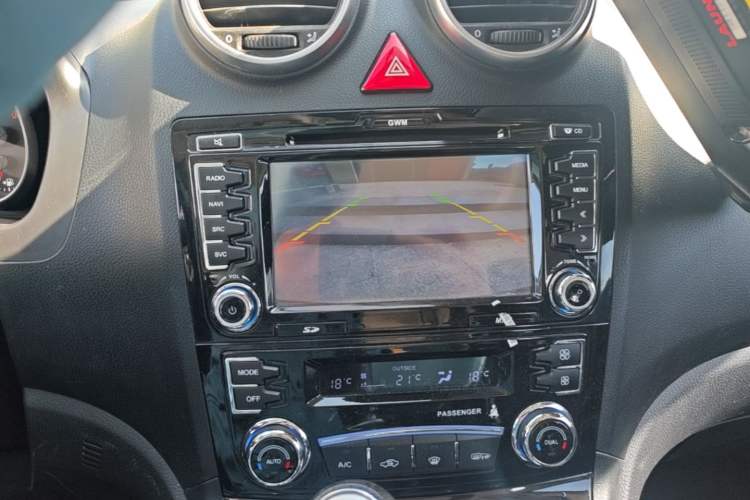 Used Haval H6 2016 Upgraded Model 1.5T Manual Two-Wheel Drive Elite Version Audio And AC Panel