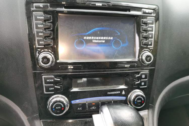 Used Haval H6 2016 Upgraded Model 1.5T Automatic Two-Wheel Drive Elite Version Audio And AC Panel