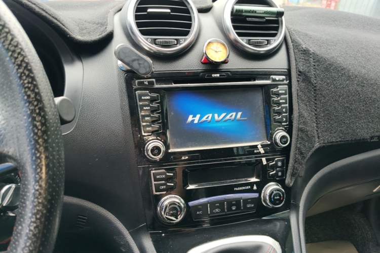 Used Haval H6 2016 Upgraded Model 1.5T Manual Two-Wheel Drive Elite Version Audio And AC Panel