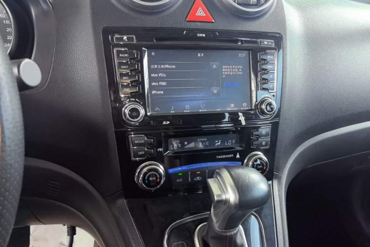 Used Haval H6 2016 Upgraded Model 1.5T Automatic Two-Wheel Drive Elite Version Audio And AC Panel
