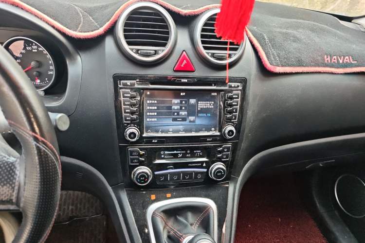 Used Haval H6 2016 Upgraded Model 1.5T Manual Two-Wheel Drive Urban Version Audio And AC Panel