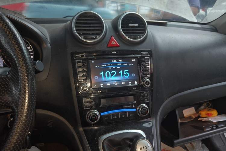 Used Haval H6 2016 Upgraded Model 1.5T Manual Two-Wheel Drive Elite Version Audio And AC Panel