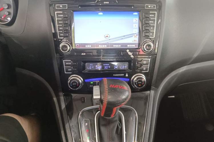 Used Haval H6 2016 Upgraded Model 1.5T Automatic Two-Wheel Drive Elite Version Audio And AC Panel