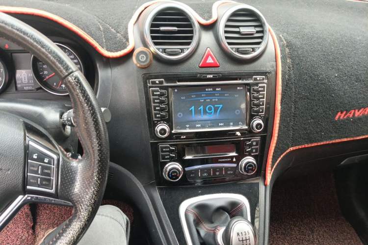 Used Haval H6 2016 Upgraded Model 1.5T Manual Two-Wheel Drive Elite Version Audio And AC Panel