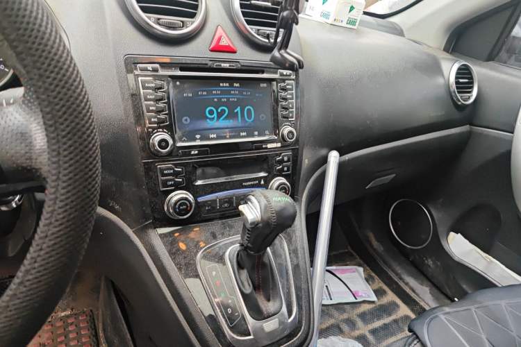 Used Haval H6 2016 Upgraded Model 1.5T Automatic Two-Wheel Drive Elite Version Audio And AC Panel