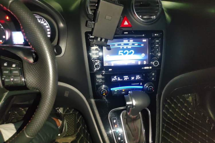 Used Haval H6 2016 Upgraded Model 1.5T Automatic Two-Wheel Drive Elite Version Audio And AC Panel
