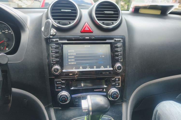 Used Haval H6 2016 Upgraded Model 1.5T Automatic Two-Wheel Drive Elite Version Audio And AC Panel