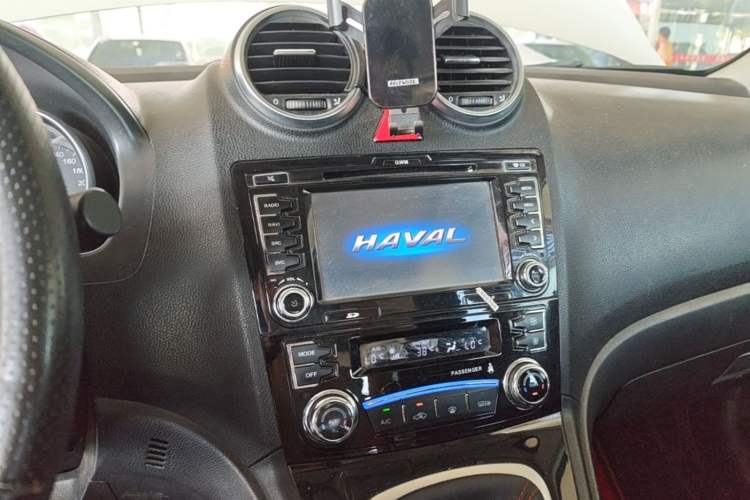Used Haval H6 2016 Upgraded Model 1.5T Manual Two-Wheel Drive Elite Version Audio And AC Panel