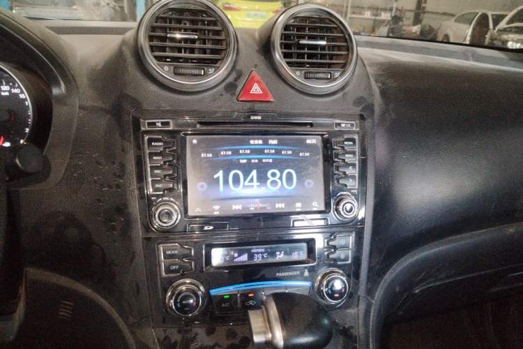 Used Haval H6 2016 Upgraded Model 1.5T Automatic Two-Wheel Drive Elite Version Audio And AC Panel
