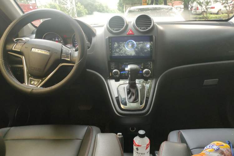 Used Haval H6 2016 Upgraded Model 1.5T Automatic Two-Wheel Drive Elite Version Audio And AC Panel