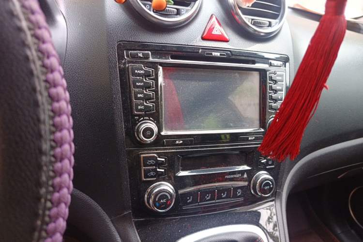 Used Haval H6 2016 Upgraded Model 1.5T Manual Two-Wheel Drive Elite Version Audio And AC Panel