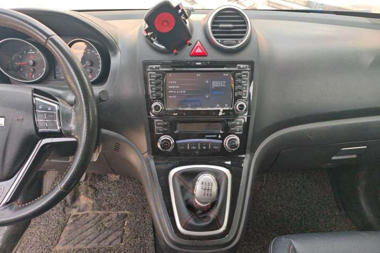 Used Haval H6 2016 Upgraded Model 1.5T Manual Two-Wheel Drive Elite Version Audio And AC Panel