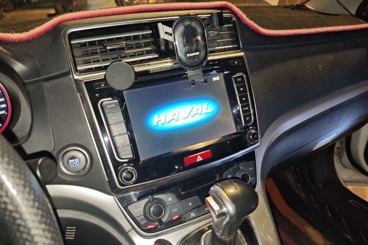 Used Haval H6 2016 Upgraded Model 1.5T Automatic Two-Wheel Drive Prestige Version Audio And AC Panel