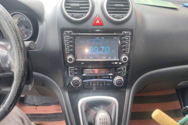 Used Haval H6 2016 Upgraded Model 1.5T Manual Two-Wheel Drive Elite Version Audio And AC Panel