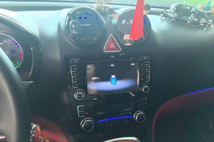 Used Haval H6 2016 Upgraded Model 1.5T Manual Two-Wheel Drive Value Edition Audio And AC Panel