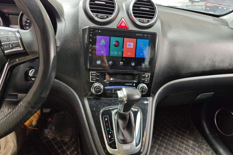 Used Haval H6 2016 Upgraded Model 1.5T Automatic Two-Wheel Drive Elite Version Audio And AC Panel