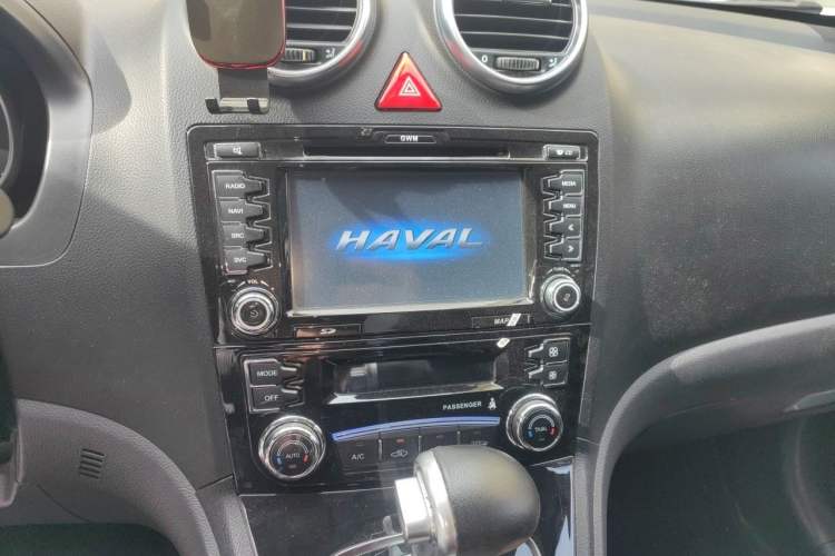 Used Haval H6 2016 Upgraded Model 1.5T Automatic Two-Wheel Drive Elite Version Audio And AC Panel