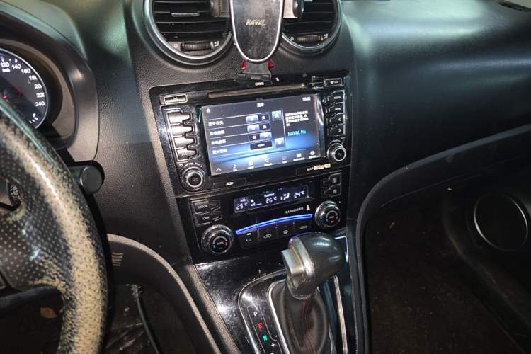 Used Haval H6 2016 Upgraded Model 1.5T Automatic Two-Wheel Drive Elite Version Audio And AC Panel
