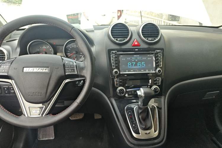 Used Haval H6 2016 Upgraded Model 1.5T Automatic Two-Wheel Drive Elite Version Audio And AC Panel