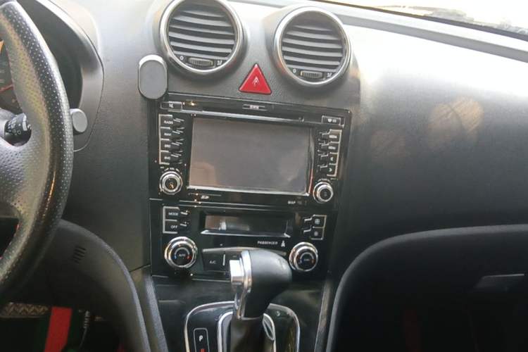Used Haval H6 2016 Upgraded Model 1.5T Automatic Two-Wheel Drive Elite Version Audio And AC Panel