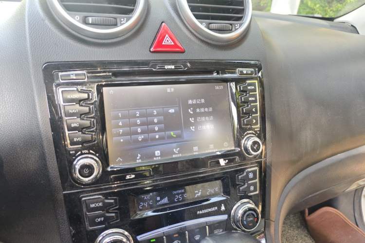 Used Haval H6 2016 Upgraded Model 1.5T Automatic Two-Wheel Drive Elite Version Audio And AC Panel