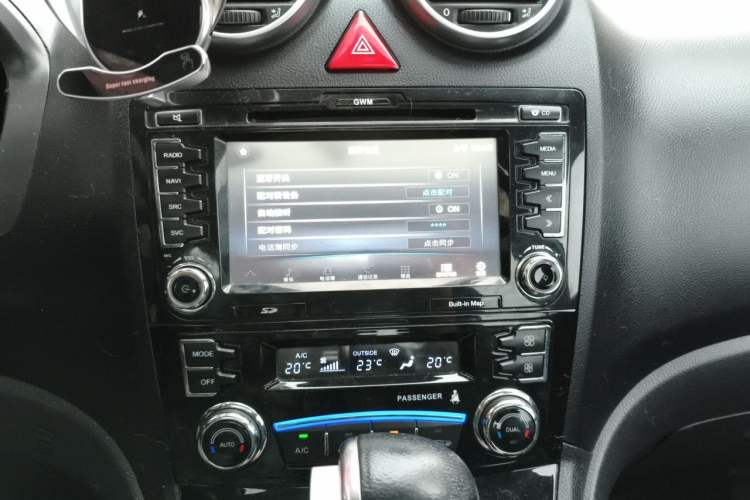 Used Haval H6 2016 Upgraded Model 1.5T Automatic Two-Wheel Drive Elite Version Audio And AC Panel