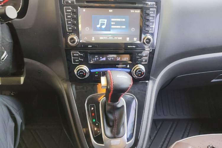 Used Haval H6 2016 Upgraded Model 1.5T Automatic Two-Wheel Drive Elite Version Audio And AC Panel