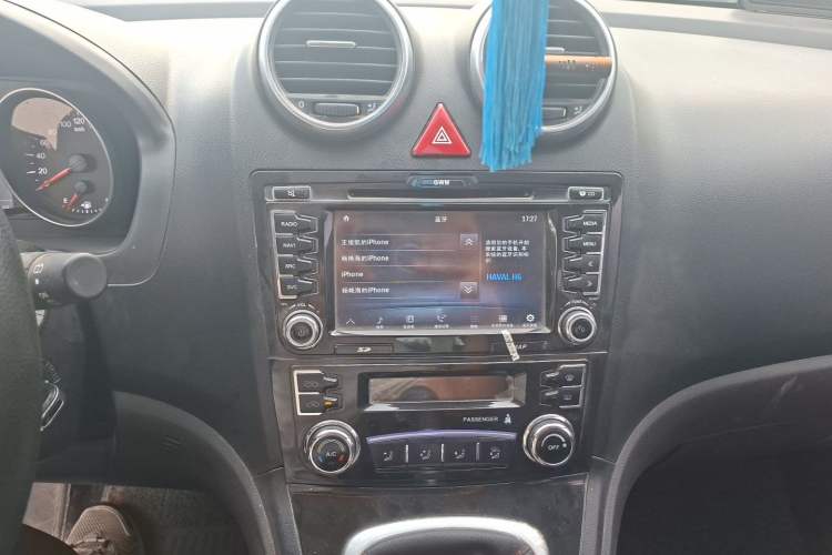 Used Haval H6 2016 Upgraded Model 1.5T Manual Two-Wheel Drive Urban Version Audio And AC Panel