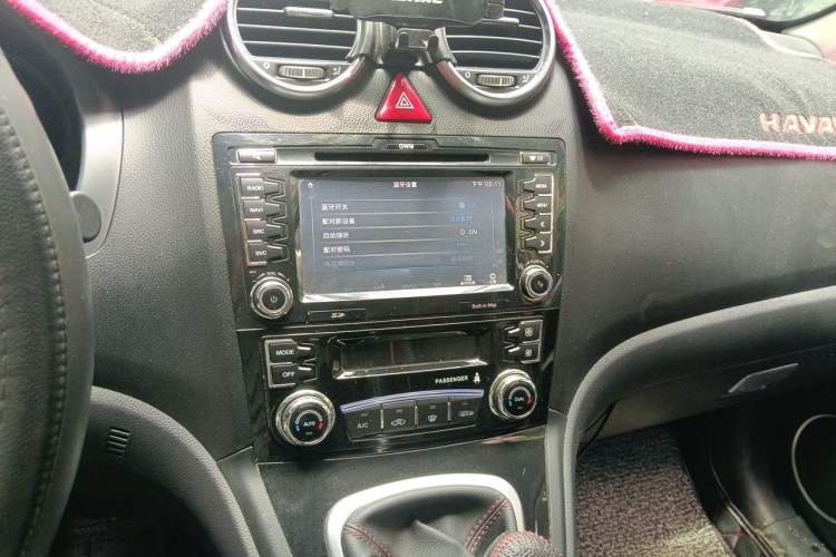 Used Haval H6 2016 Upgraded Model 1.5T Manual Two-Wheel Drive Elite Version Audio And AC Panel