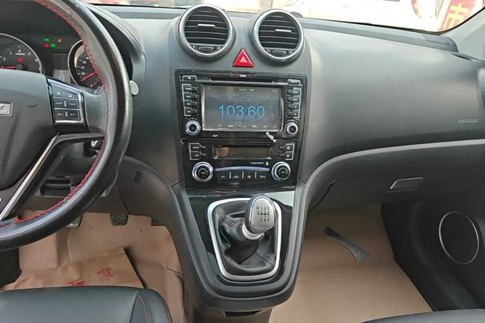 Used Haval H6 2016 Upgraded Model 1.5T Manual Two-Wheel Drive Elite Version Audio And AC Panel