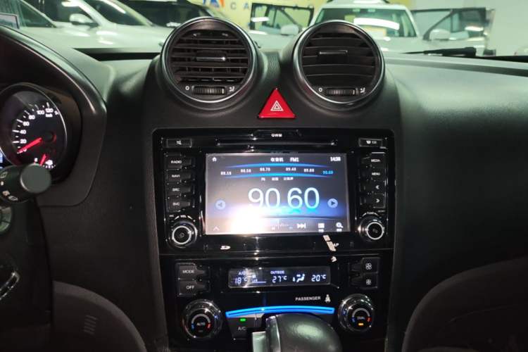 Used Haval H6 2016 Upgraded Model 1.5T Automatic Two-Wheel Drive Elite Version Audio And AC Panel