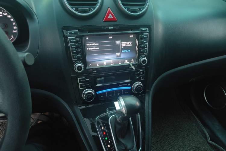 Used Haval H6 2016 Upgraded Model 1.5T Automatic Two-Wheel Drive Elite Version Audio And AC Panel
