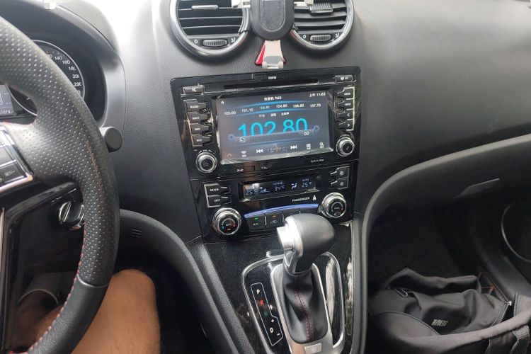 Used Haval H6 2016 Upgraded Model 1.5T Automatic Two-Wheel Drive Elite Version Audio And AC Panel