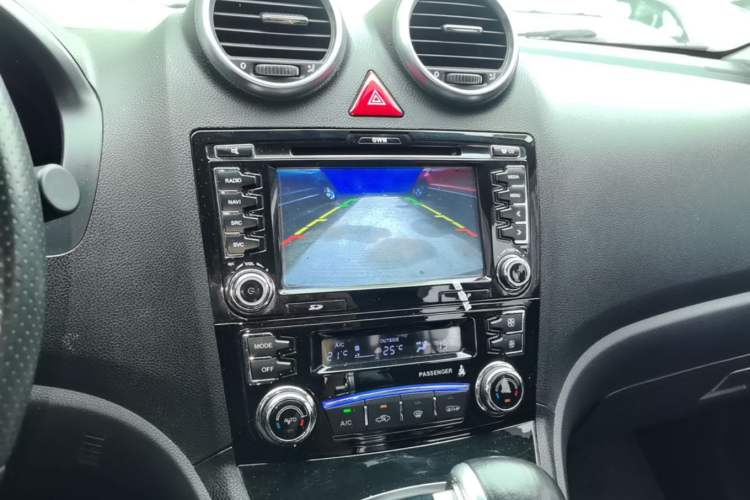 Used Haval H6 2016 Upgraded Model 1.5T Automatic Two-Wheel Drive Elite Version Audio And AC Panel