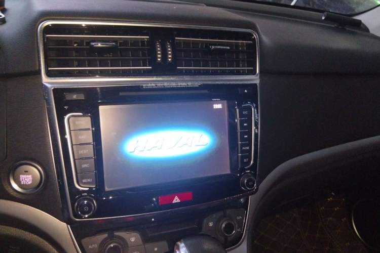 Used Haval H6 2016 Upgraded Model 1.5T Automatic Two-Wheel Drive Elite Version Audio And AC Panel