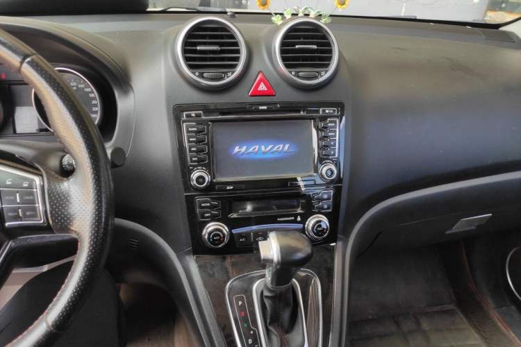 Used Haval H6 2016 Upgraded Model 1.5T Automatic Two-Wheel Drive Elite Version Audio And AC Panel