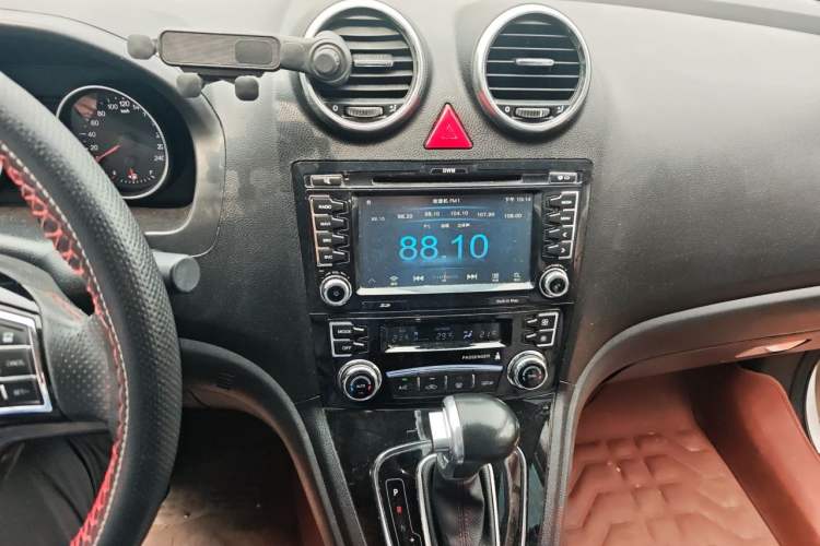 Used Haval H6 2016 Upgraded Model 1.5T Automatic Two-Wheel Drive Elite Version Audio And AC Panel