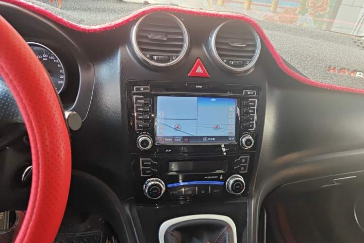 Used Haval H6 2016 Upgraded Model 1.5T Manual Two-Wheel Drive Elite Version Audio And AC Panel