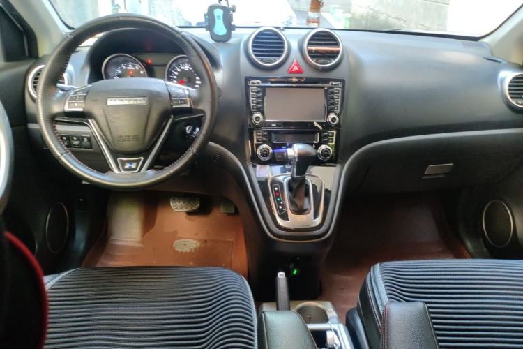 Used Haval H6 2016 Upgraded Model 1.5T Automatic Two-Wheel Drive Elite Version Center Console