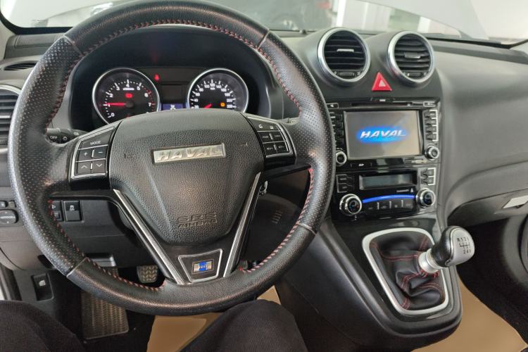 Used Haval H6 2016 Upgraded Model 1.5T Manual Two-Wheel Drive Elite Version Center Console
