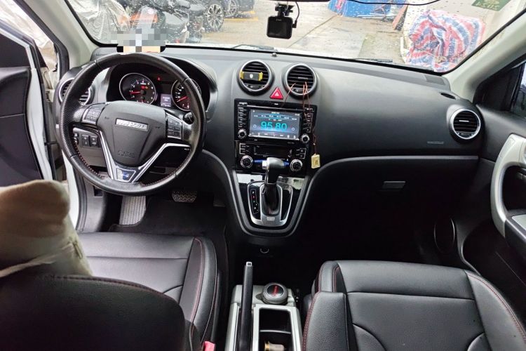 Used Haval H6 2016 Upgraded Model 1.5T Automatic Two-Wheel Drive Elite Version Center Console