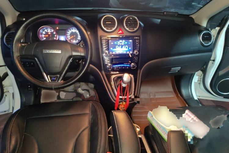 Used Haval H6 2016 Upgraded Model 1.5T Manual Two-Wheel Drive Urban Version Center Console