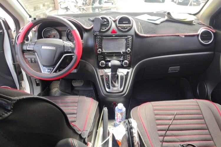 Used Haval H6 2016 Upgraded Model 1.5T Automatic Two-Wheel Drive Elite Version Center Console