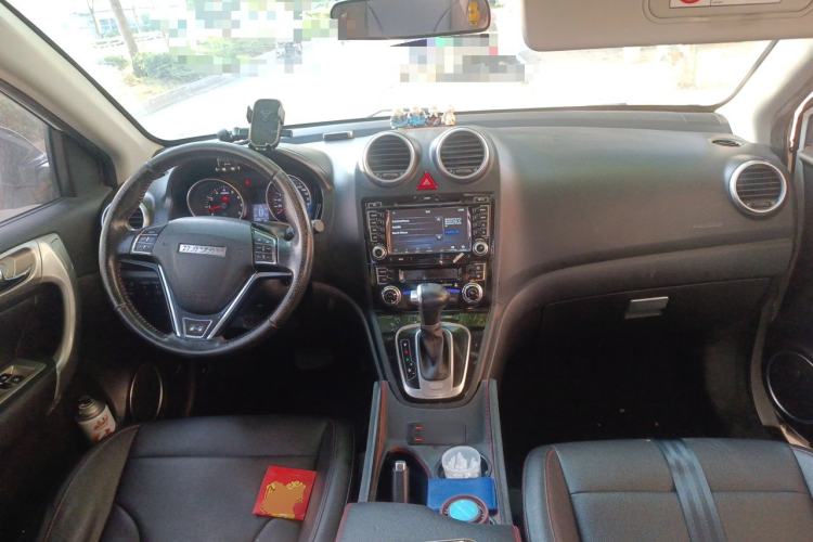 Used Haval H6 2016 Upgraded Model 1.5T Automatic Two-Wheel Drive Elite Version Center Console